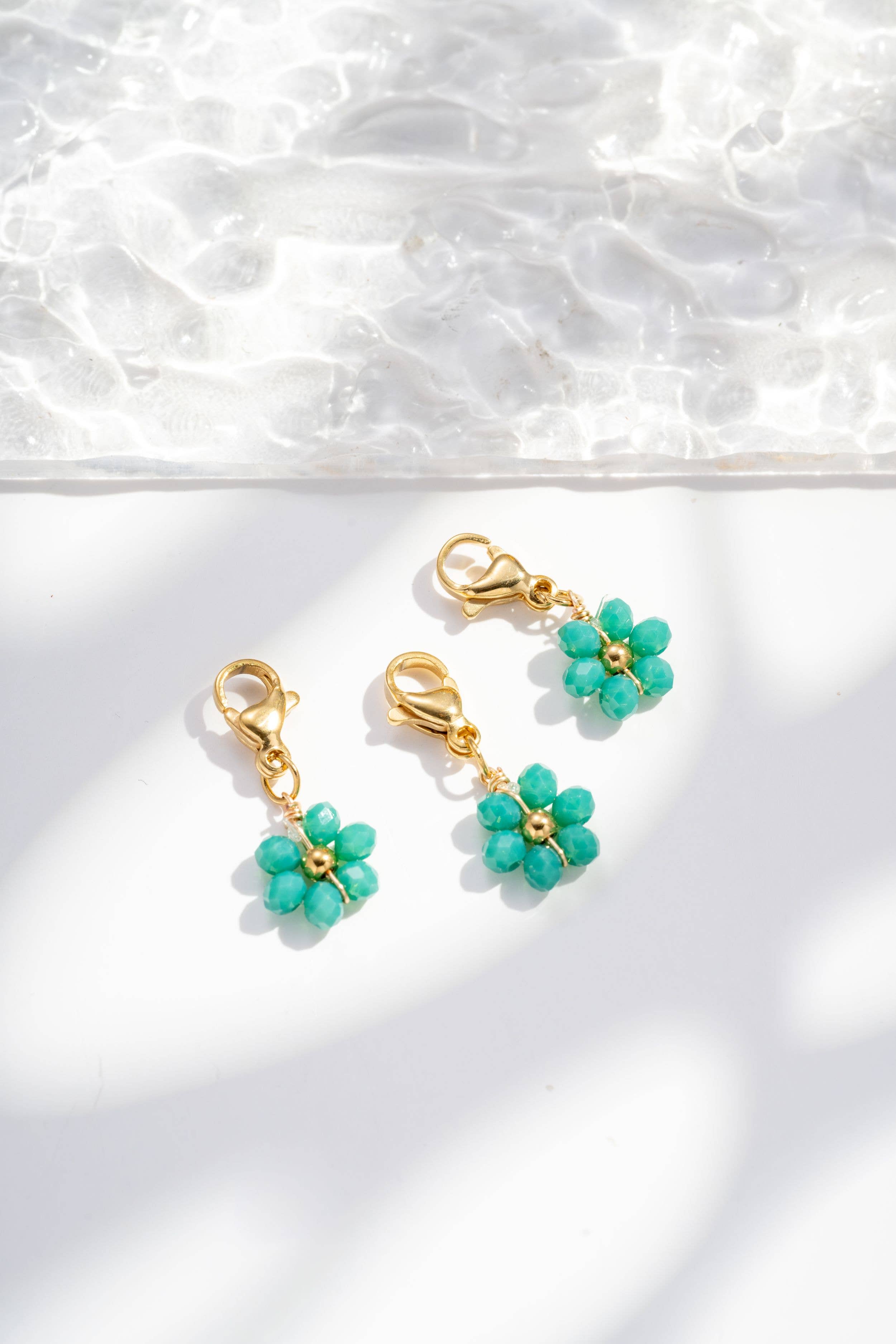 Set di Tre Pendenti con Fiori Colorati in Acciaio Inossidabile,: Fuschia